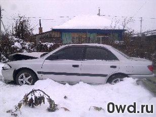 Битый автомобиль Toyota Carina