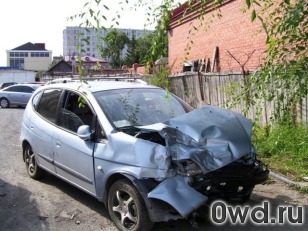 Битый автомобиль Chevrolet Rezzo